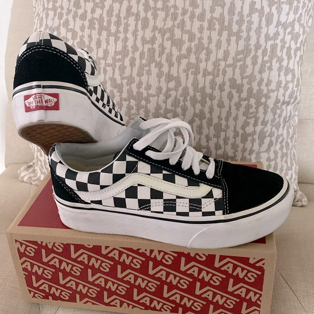 Old skool platform vans